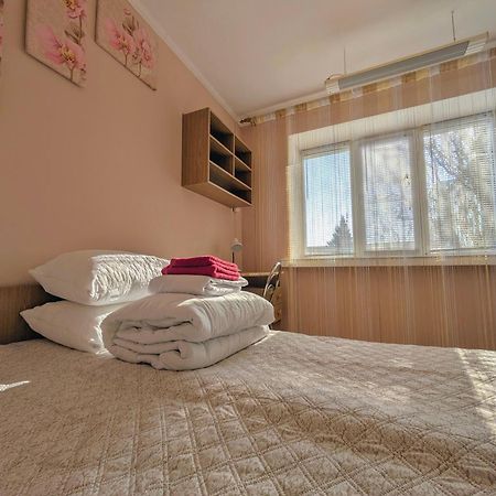 Apartment in downtown Апартаменти в центрі на набережній Дніпра Днепр Экстерьер фото
