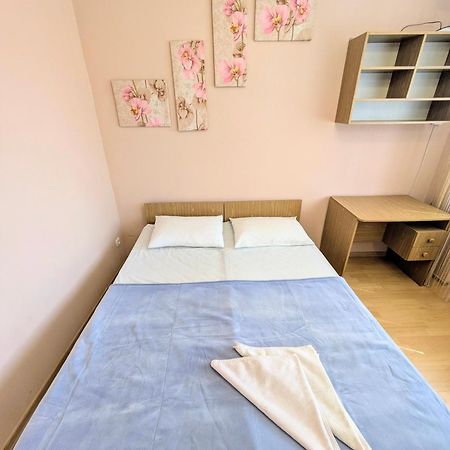 Apartment in downtown Апартаменти в центрі на набережній Дніпра Днепр Экстерьер фото