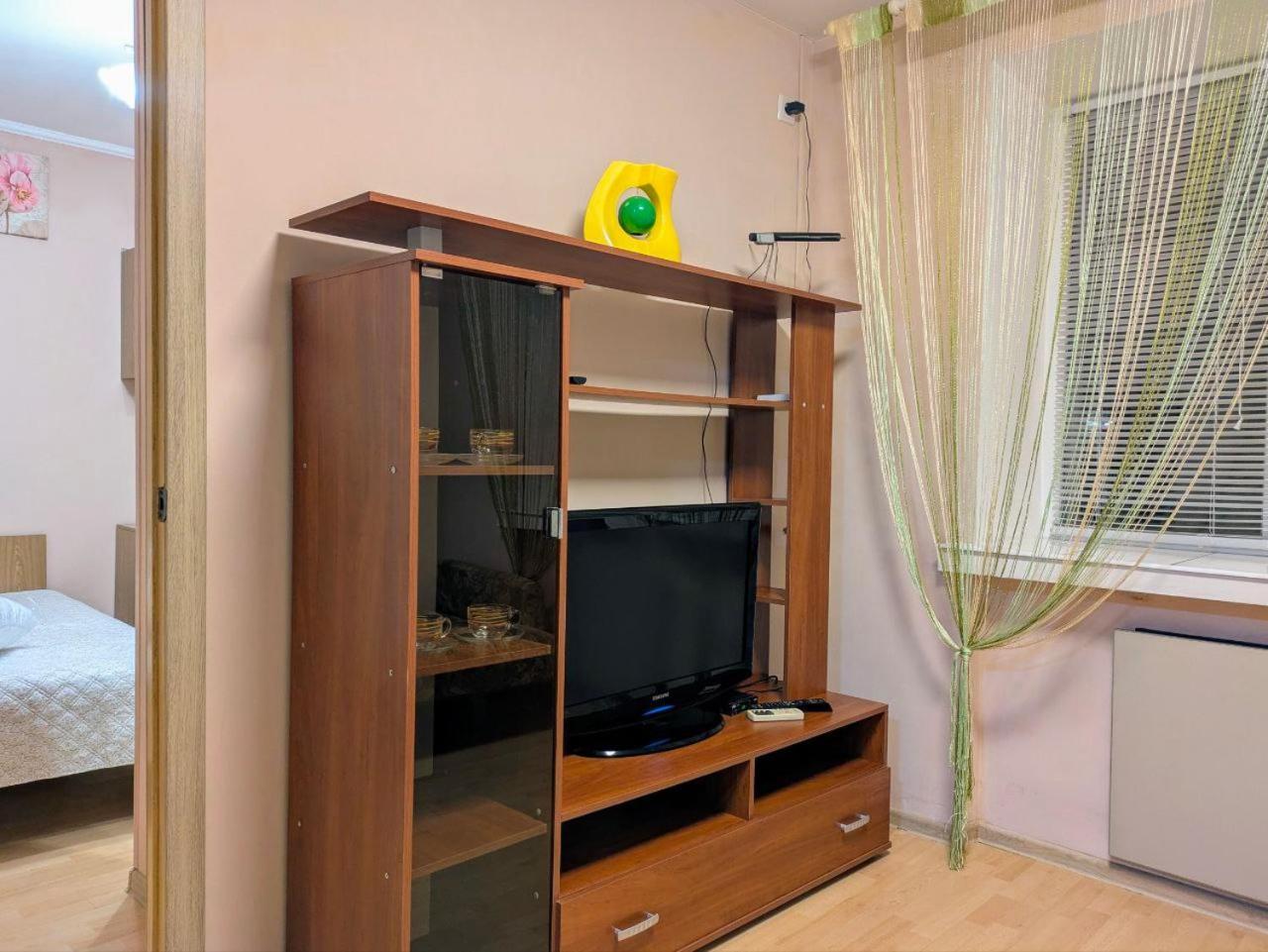 Apartment in downtown Апартаменти в центрі на набережній Дніпра Днепр Экстерьер фото